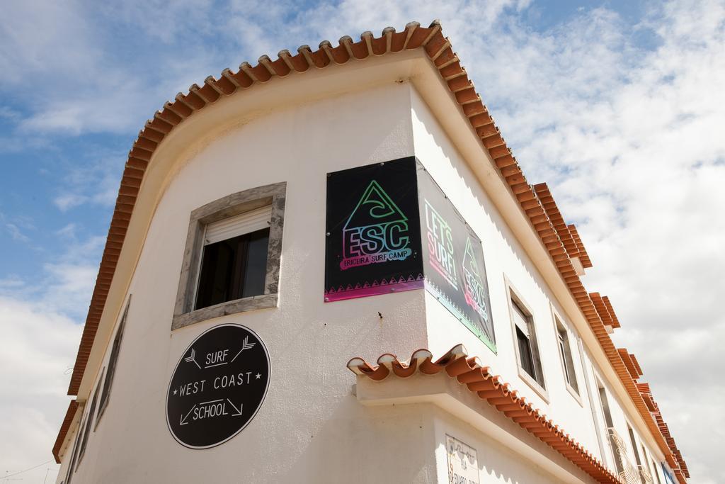 Хостел Ericeira Surf Camp Экстерьер фото