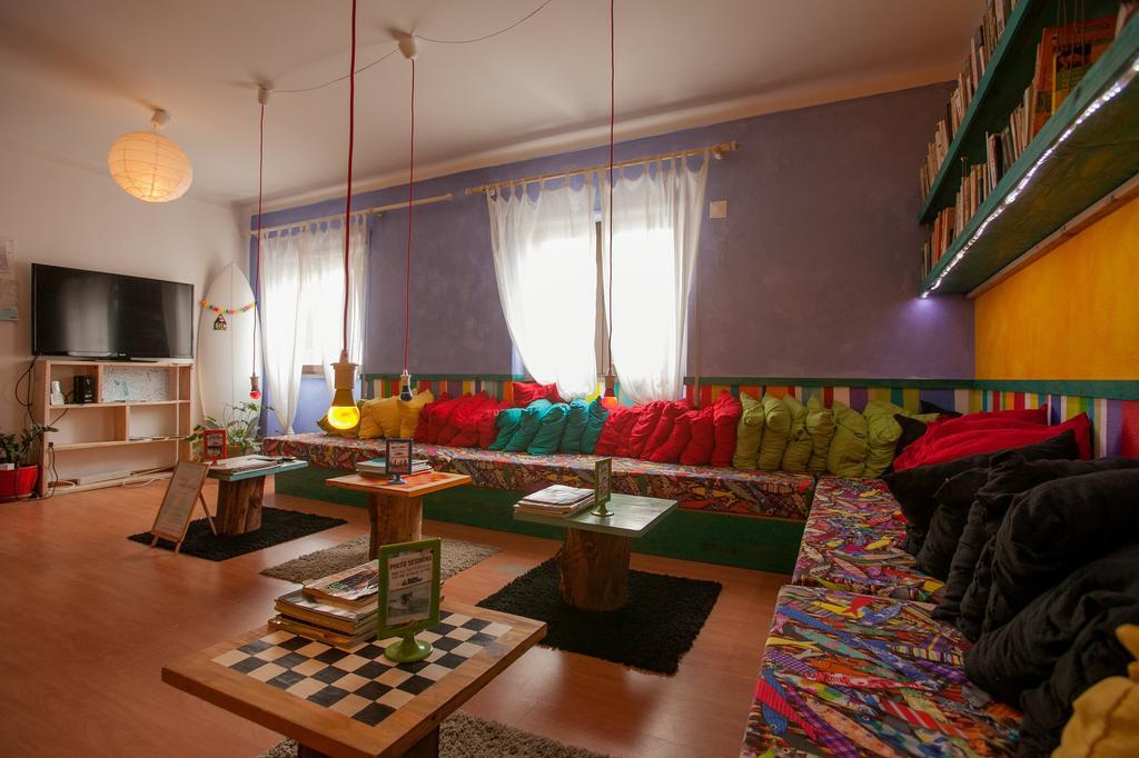 Хостел Ericeira Surf Camp Номер фото